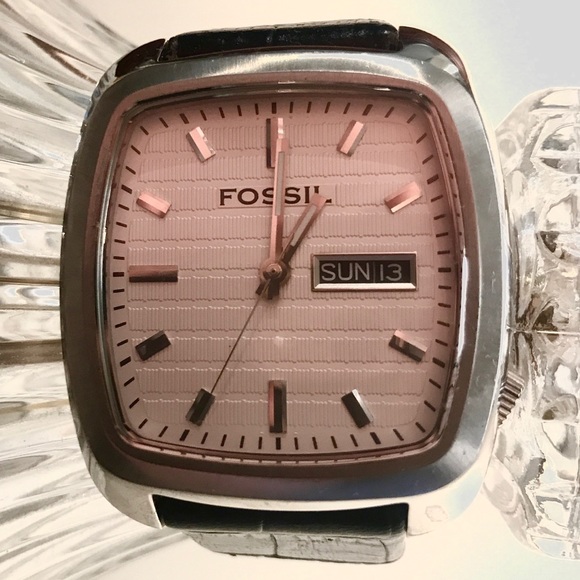 Fossel Watch - Picture 2 of 2